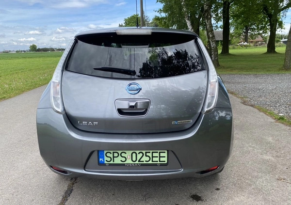 Nissan Leaf cena 53900 przebieg: 65000, rok produkcji 2017 z Dęblin małe 596